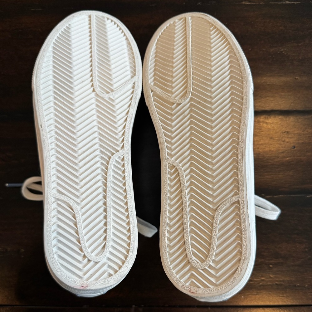Boden White Lace-Up Women's Sneakers - Picture 2 of 11